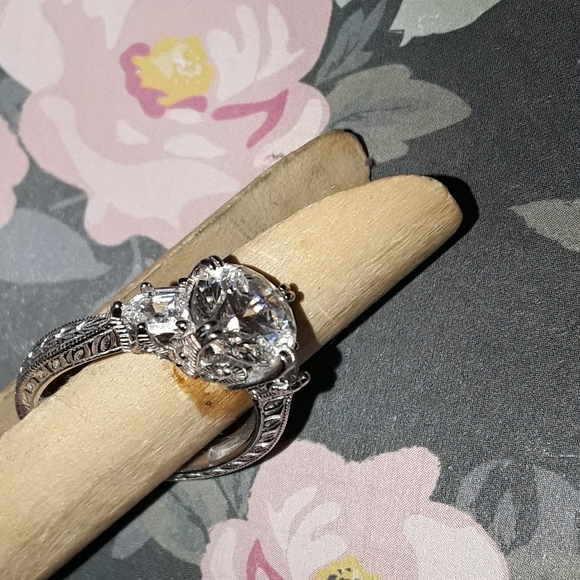 Ring - Picture 2 of 3